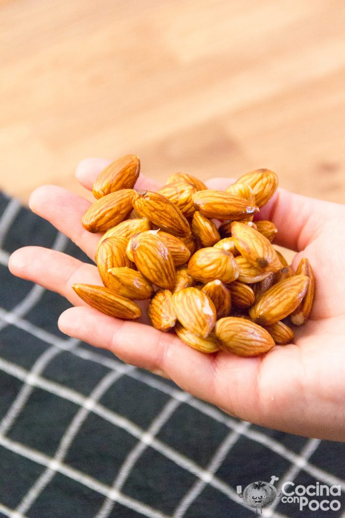 almendra natural con piel